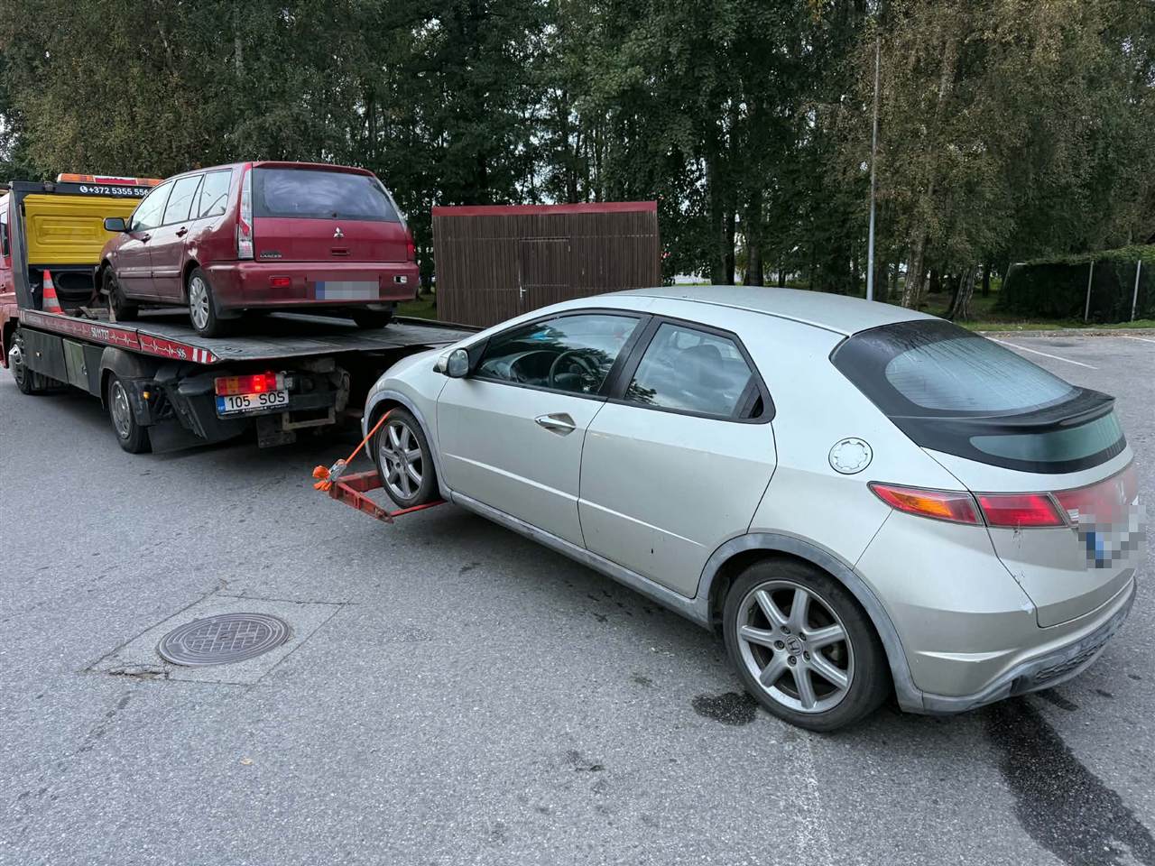 Kaks autot ühe veoga